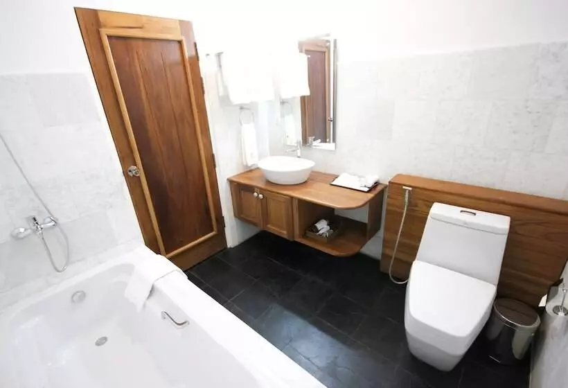 اتاق لوکس, Royal Kalaw Hills Resort