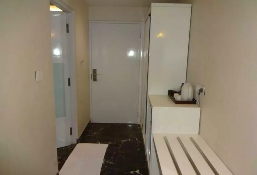 Chambre Executive, The Arcadia