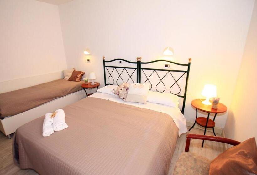 带阳台的三人标准间, Verde Luna