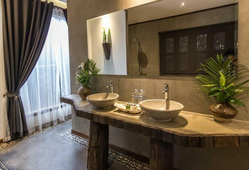 발코니가 있는 프리미엄 룸, Khmer Paradise Villa