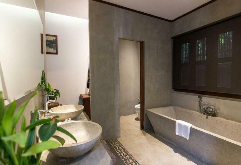 발코니가 있는 프리미엄 룸, Khmer Paradise Villa