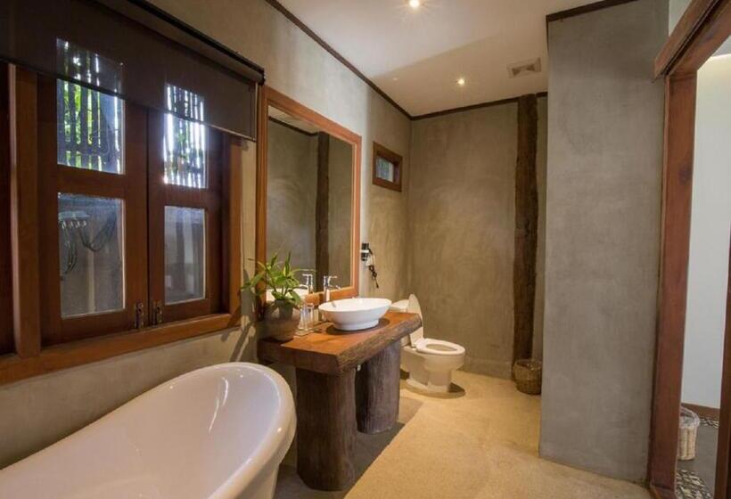 발코니가 있는 프리미엄 룸, Khmer Paradise Villa