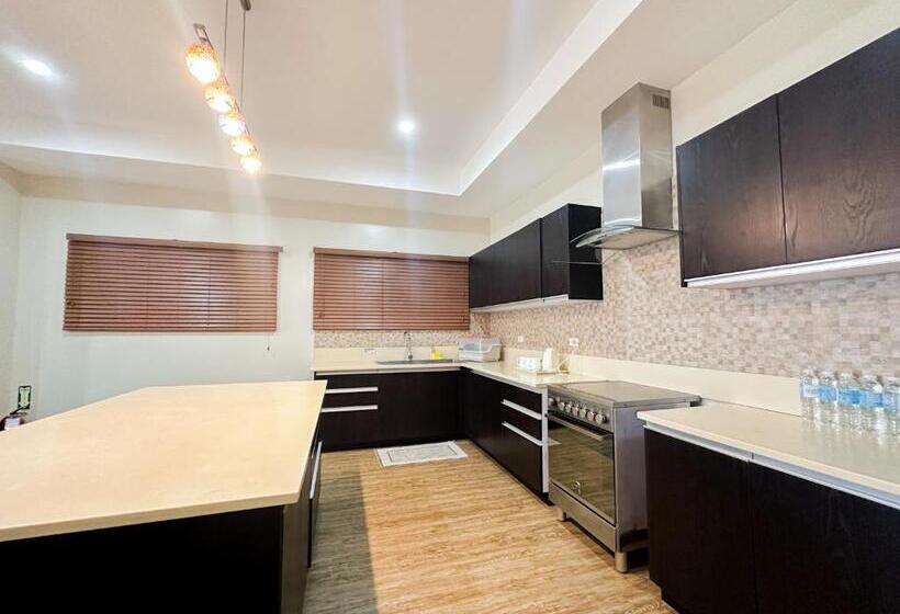 اتاق خانوادگی با چشمانداز دریا, 1521 Mactan Resort