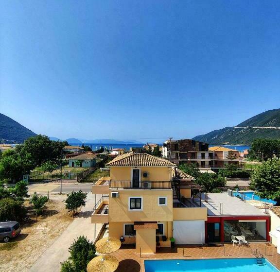 غرفة قياسية ذات إطلالة, Odyssion