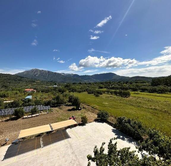 带观景的标准间, Odyssion