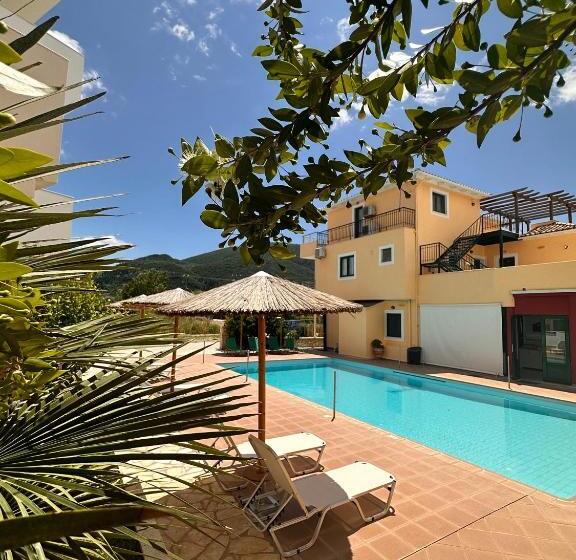 スタンダードトリプルルーム, Odyssion