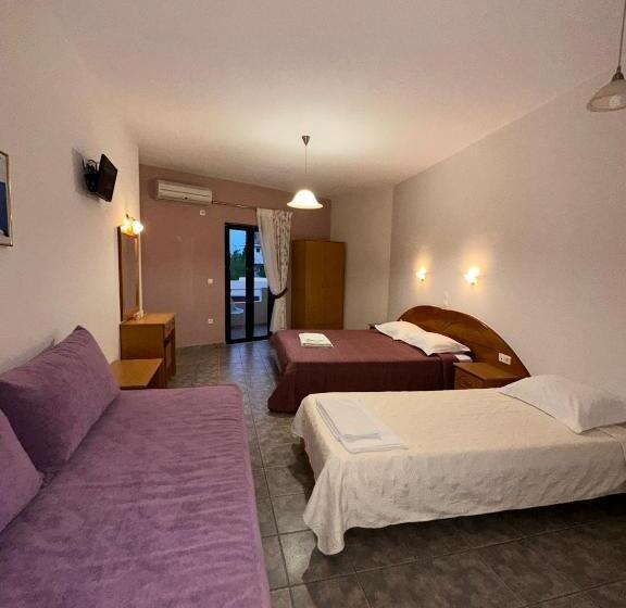 חדר סטנדרט לשלושה, Odyssion