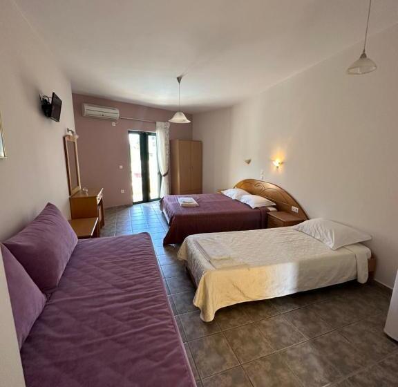 חדר סטנדרט לשלושה, Odyssion