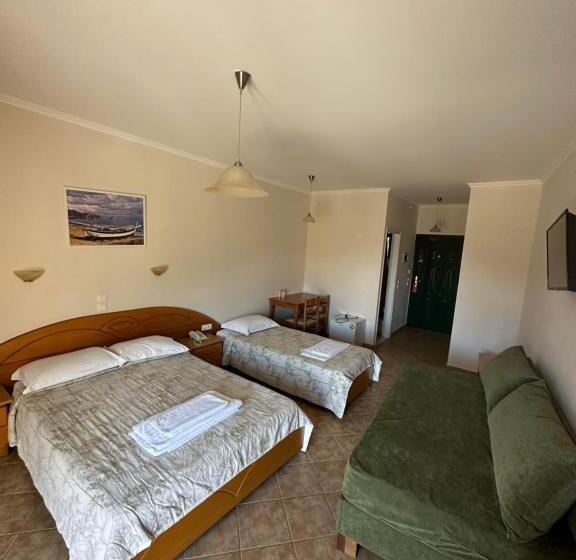 חדר סטנדרט לשלושה, Odyssion