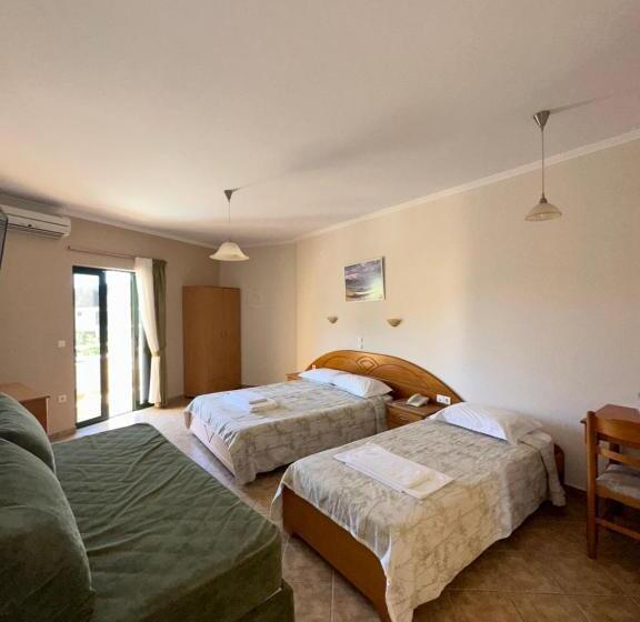 חדר סטנדרט לשלושה, Odyssion