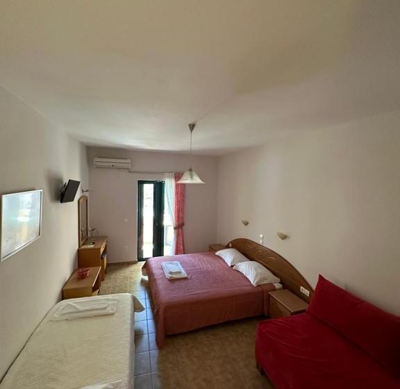 חדר סטנדרט לשלושה, Odyssion