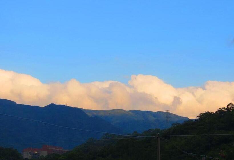 اتاق سوپریور چهار تخته, Ez Stay Juifen