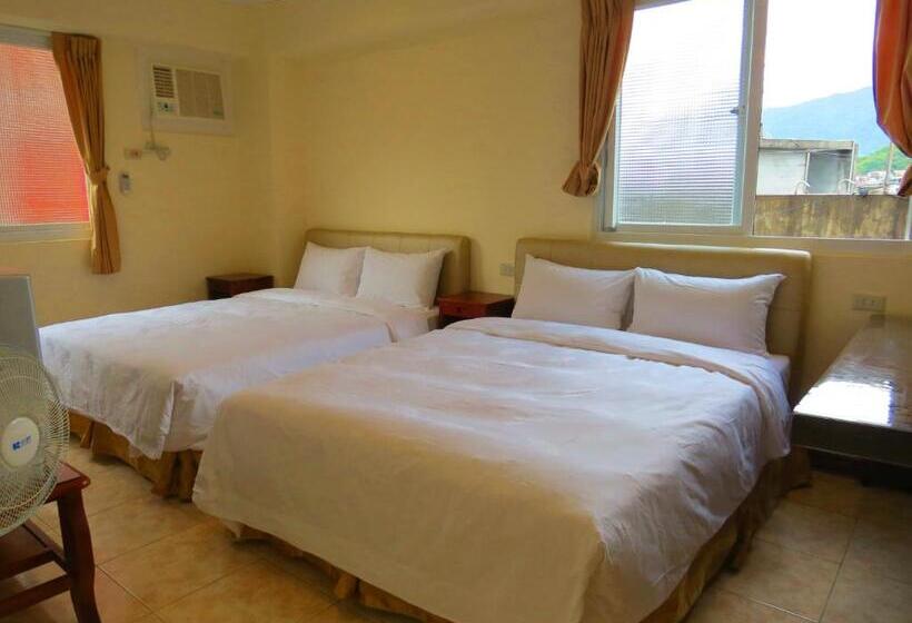 اتاق سوپریور چهار تخته, Ez Stay Juifen