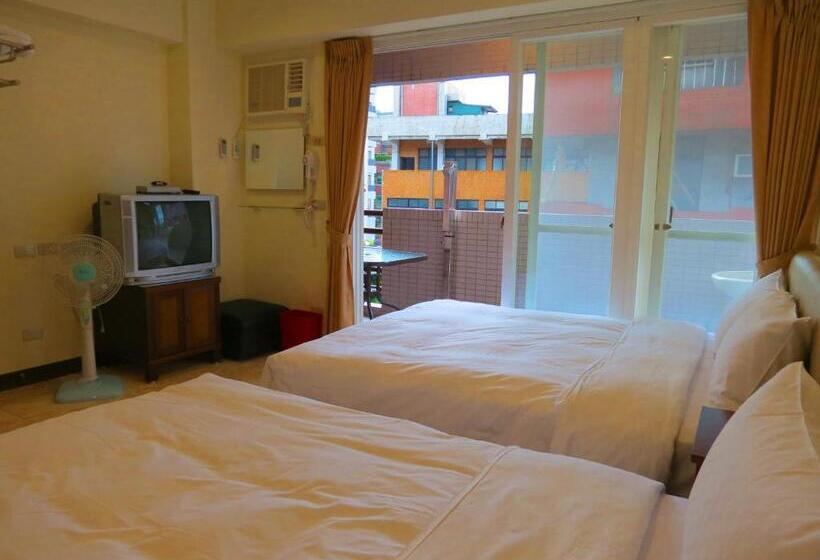 اتاق استاندارد چهار تخته, Ez Stay Juifen