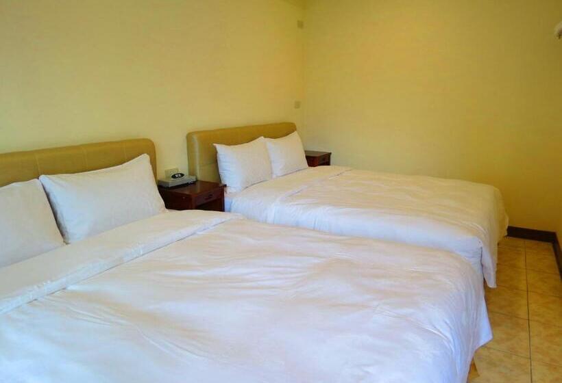 اتاق استاندارد چهار تخته, Ez Stay Juifen