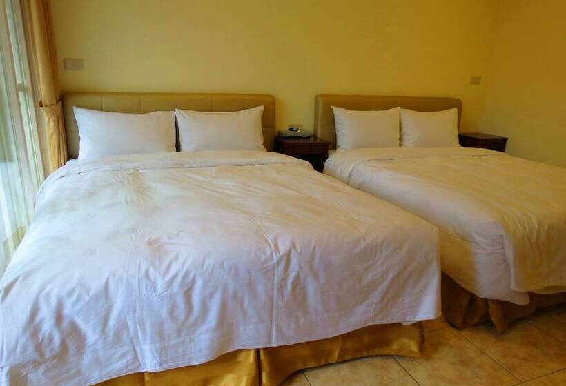 اتاق استاندارد چهار تخته, Ez Stay Juifen