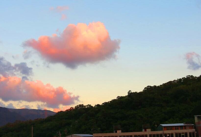 اتاق سوپریور, Ez Stay Juifen