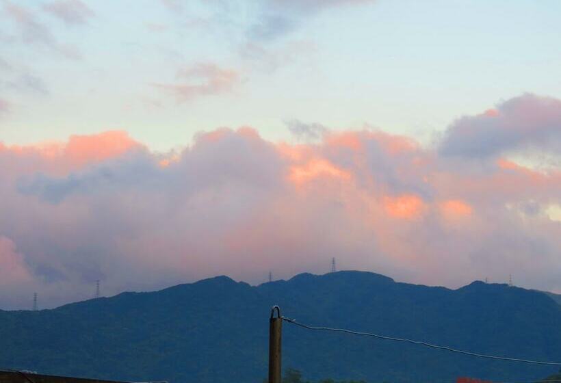 اتاق سوپریور چهار تخته, Ez Stay Juifen