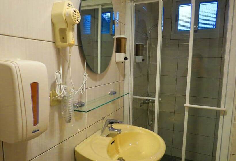 اتاق کلاسیک, Ez Stay Juifen