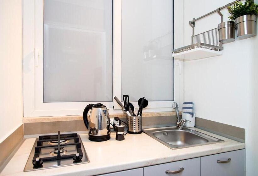 סוויטה אקזקיוטיב, Rome Frattina27