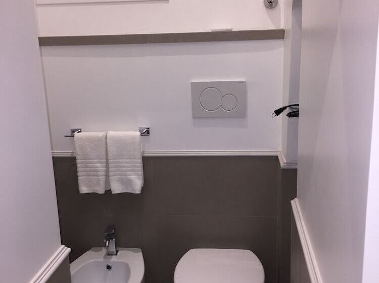 סוויטה אקזקיוטיב, Rome Frattina27