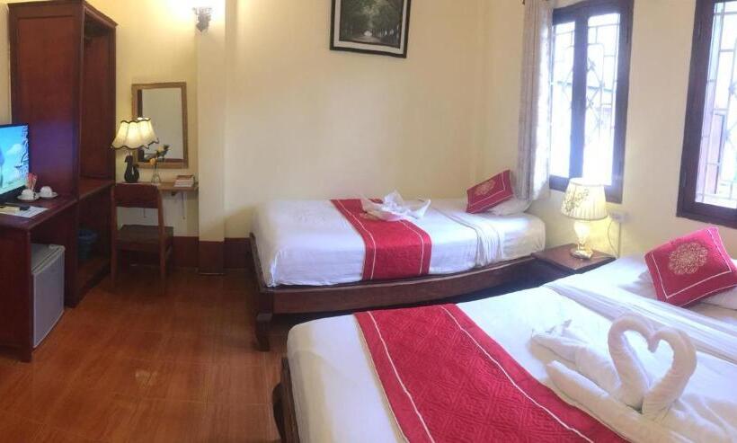 غرفة قياسية ثلاثية, Soutikone Place House 2