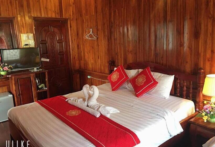 غرفة قياسية مزوَّدة بشُرفة, Soutikone Place House 2