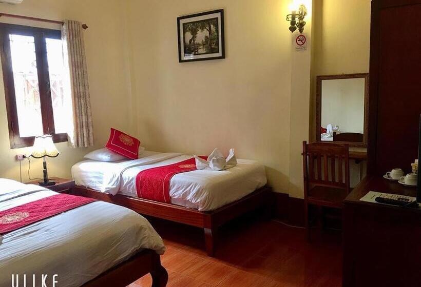 غرفة قياسية ثلاثية, Soutikone Place House 2