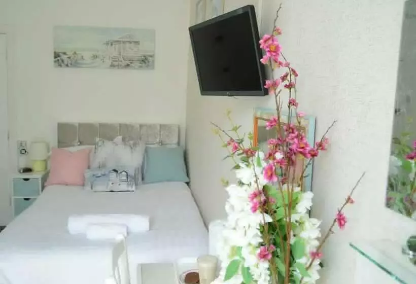 Standard Yhden Hengen Huone, St Edmunds Guest House