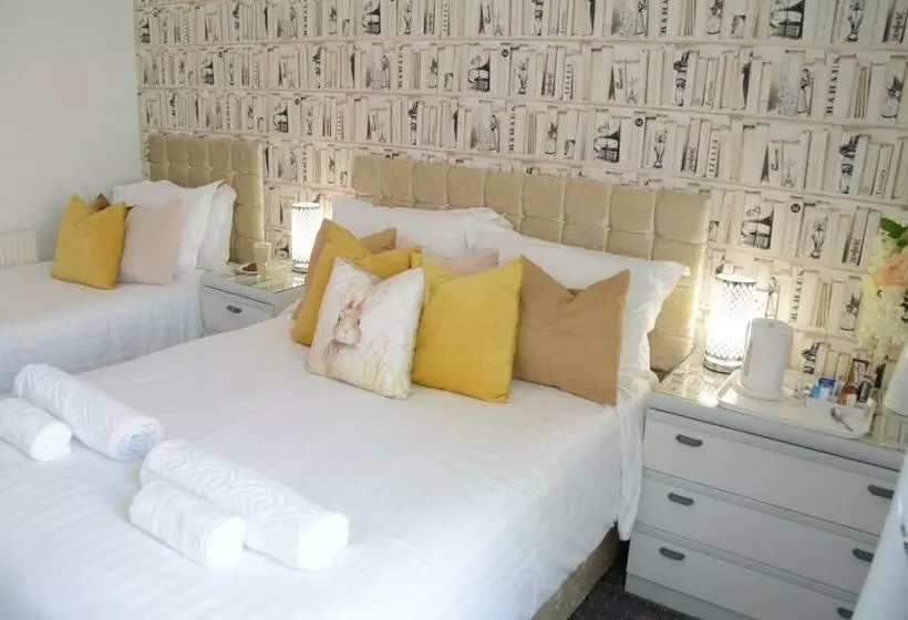 Comfort Kolmen Hengen Huone, St Edmunds Guest House