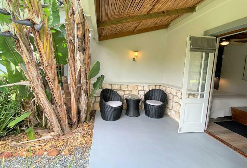 חדר דחוקס עם מיטת קינג, Swellendam Country Lodge  Guest House  B&b