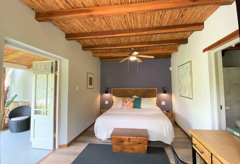 חדר דחוקס עם מיטת קינג, Swellendam Country Lodge  Guest House  B&b