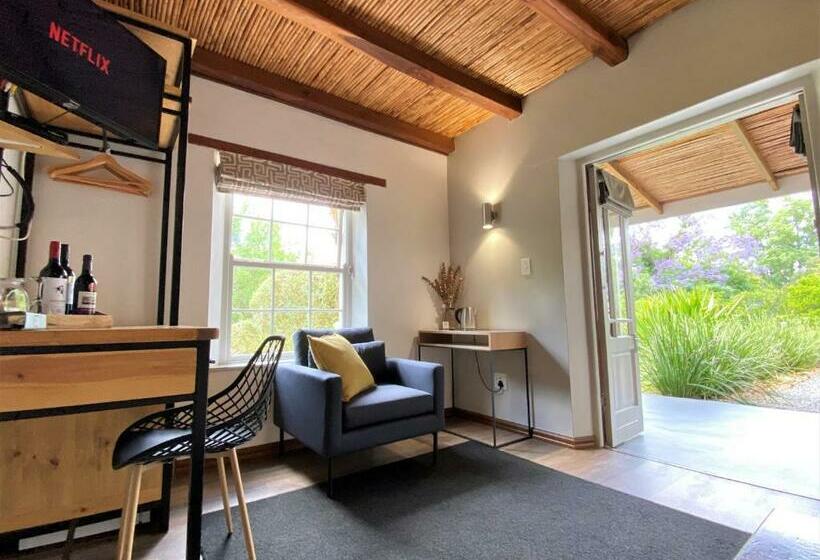 חדר דחוקס עם מיטת קינג, Swellendam Country Lodge  Guest House  B&b