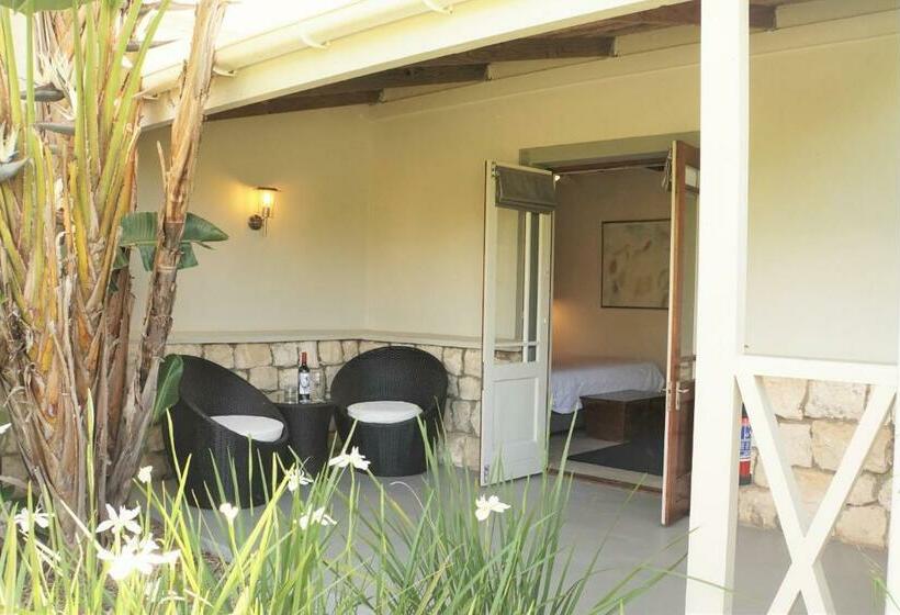 חדר דחוקס עם מיטת קינג, Swellendam Country Lodge  Guest House  B&b