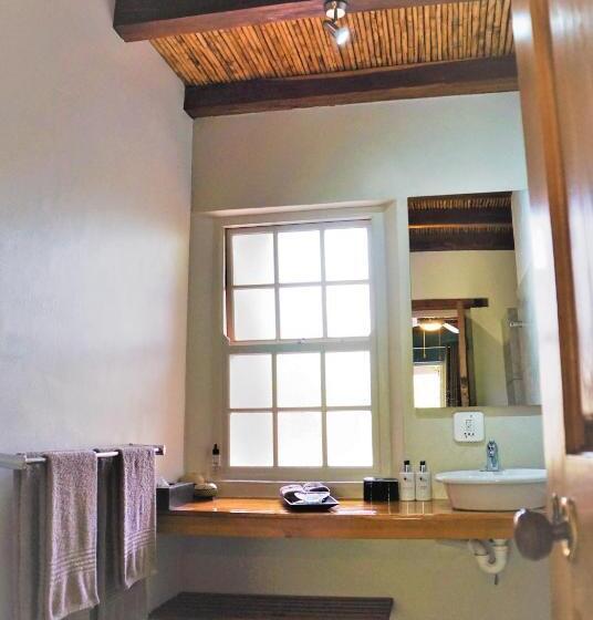 חדר דחוקס עם מיטת קינג, Swellendam Country Lodge  Guest House  B&b