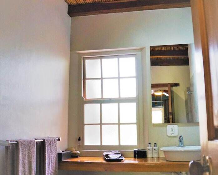 חדר דחוקס עם מיטת קינג, Swellendam Country Lodge  Guest House  B&b