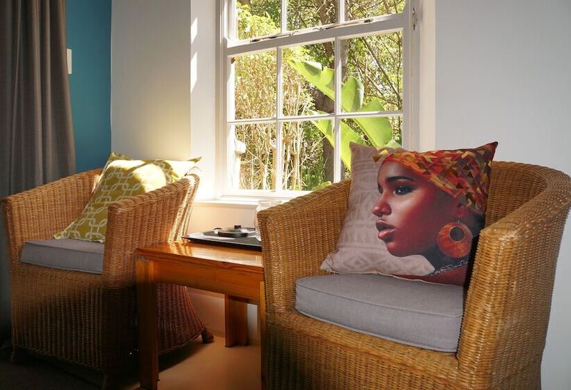 חדר דחוקס עם מיטת קינג, Swellendam Country Lodge  Guest House  B&b