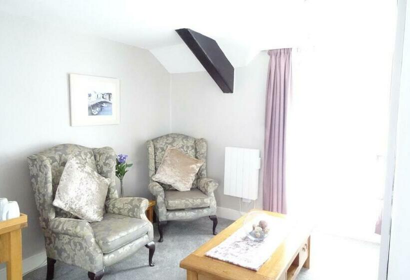 带大床的标准间, The Melville