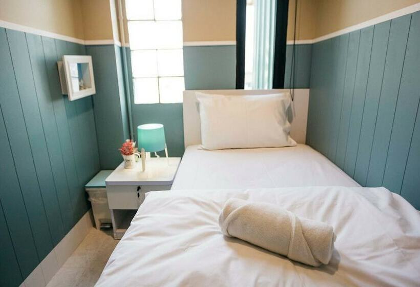 标准单人间, Why Not Hostel And Kitchen