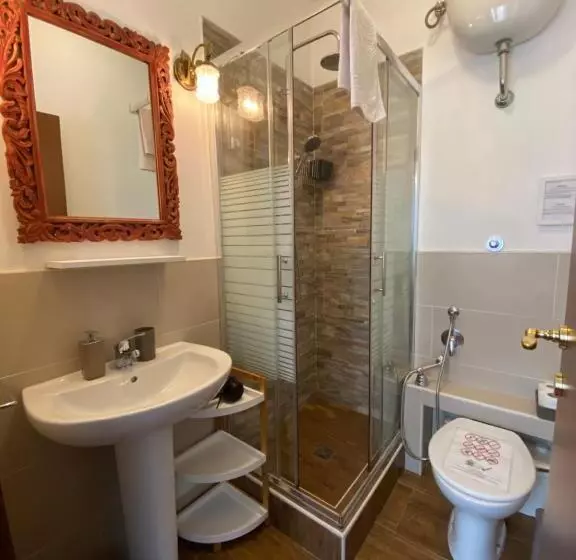 اتاق سوپریور چهار تخته, Al Ponte Del Papa B&b