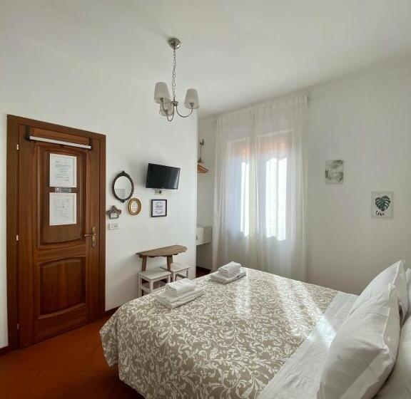 דירת שלושה חדרים, Al Ponte Del Papa B&b