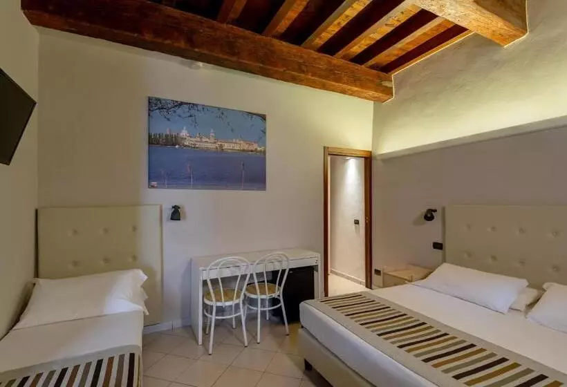اتاق استاندارد چهار تخته, Antico Residence