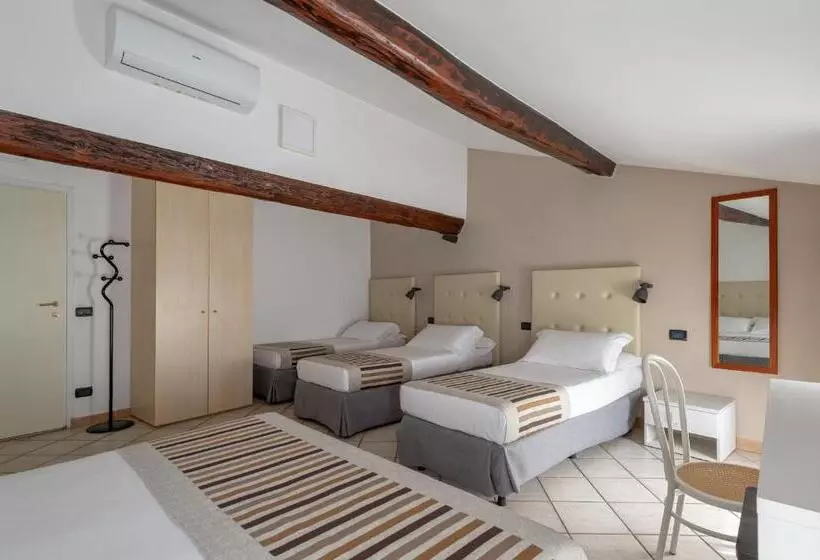اتاق استاندارد چهار تخته, Antico Residence