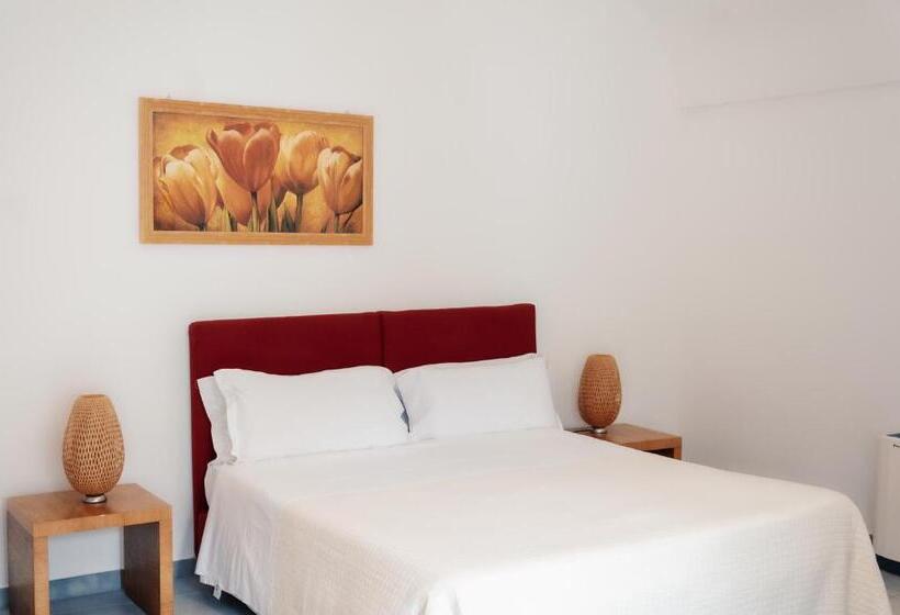 이코노미 트리플 룸, Giardino Sul Duomo