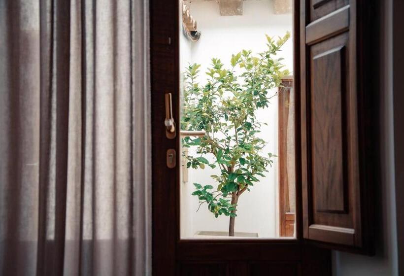 이코노미 트리플 룸, Giardino Sul Duomo