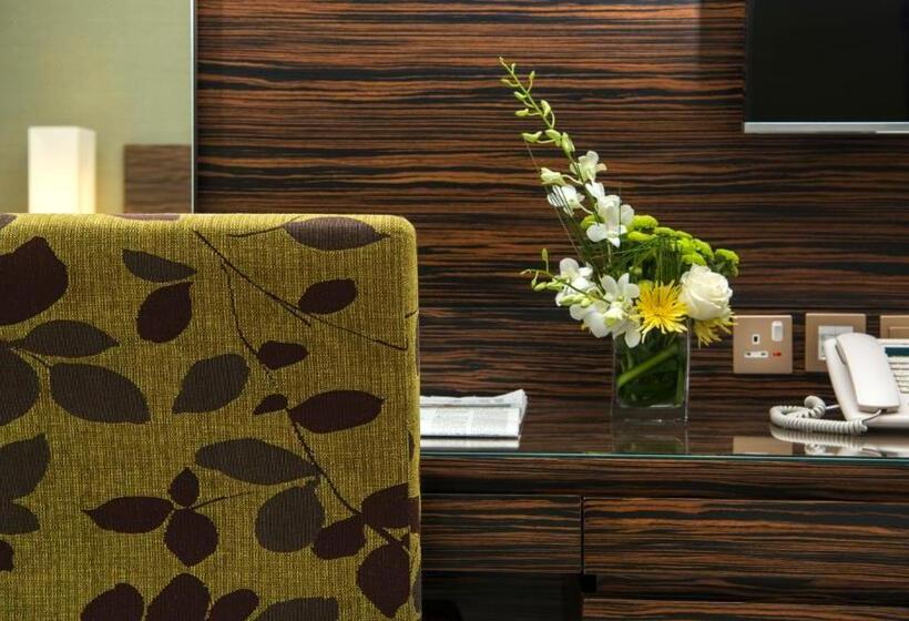 Chambre Triple Standard, Atana