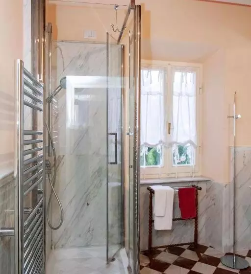 Standard-huone, Cavour33
