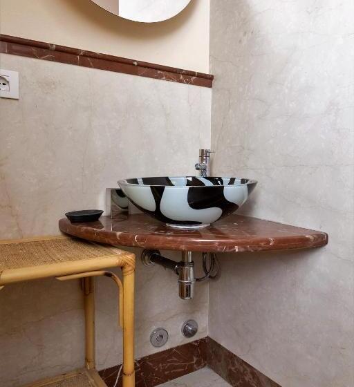 スタンダードシングルルーム, Cavour33