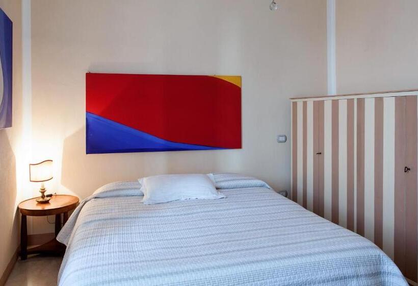 ジュニアスイート, Cavour33