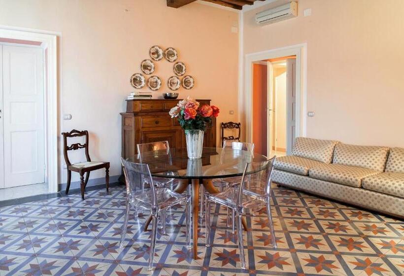 ジュニアスイート, Cavour33